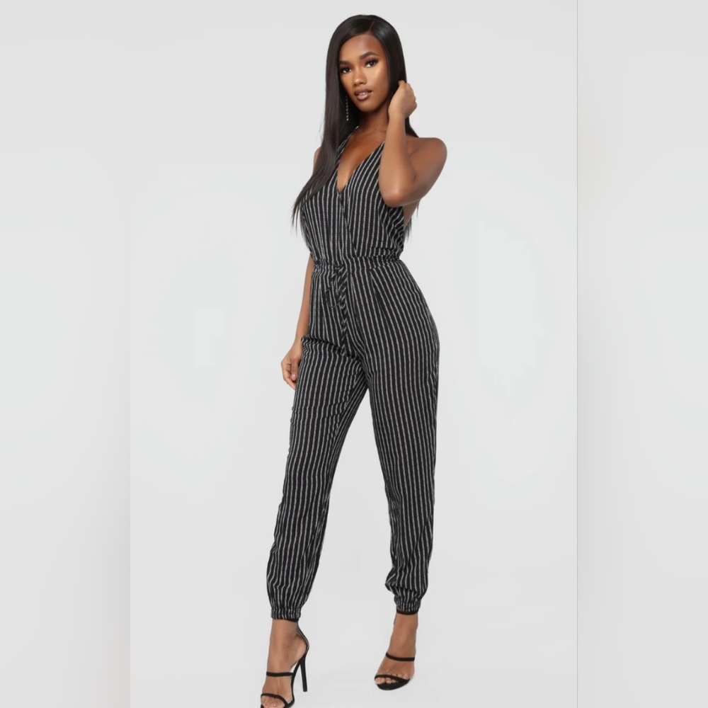 FAVLUX Black/White Jumper Large (Fashion Nova)